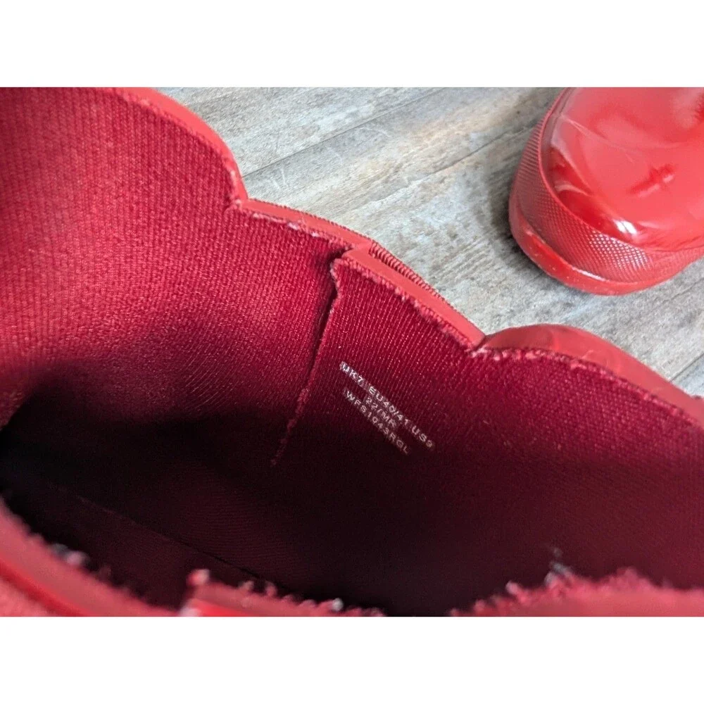 Hunter Original Chelsea Gloss Rain Boot, Military Red Women's Size 9 wfs1043RGL